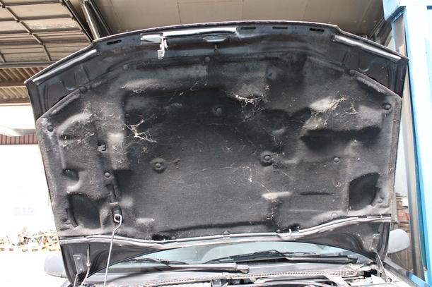 Foto: MOTORHAUBE ( BIS 1997 ) eines Peugeot 306 Cabriolet 1.8 Lounge