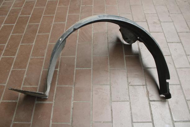 Foto: RADHAUSSCHALE/ INNENRADHAUS VORN LINKS ( BIS 1997 ) eines Peugeot 306 Cabriolet 1.8 Lounge