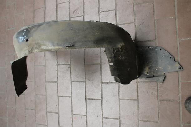 Foto: RADHAUSSCHALE/ INNENRADHAUS VORN LINKS ( BIS 1997 ) eines Peugeot 306 Cabriolet 1.8 Lounge