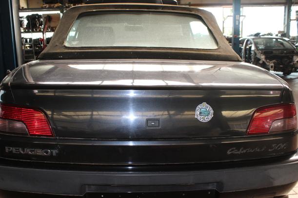 Foto: HECKKLAPPE/ HECKDECKEL ( CABRIO ) eines Peugeot 306 Cabriolet 1.8 Lounge