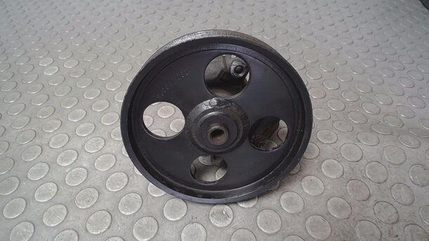 Foto: PUMPE SERVOLENKUNG/ SERVOPUMPE eines Peugeot 306 Cabriolet 1.8 Lounge