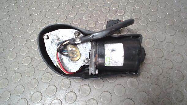 Foto: SCHEIBENWISCHERMOTOR VORN eines Peugeot 306 Cabriolet 1.8 Lounge