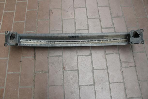 Foto: VERSTÄRKUNG HINTEN ( LIMOUSINE ) eines VW Golf 1.4 Lounge