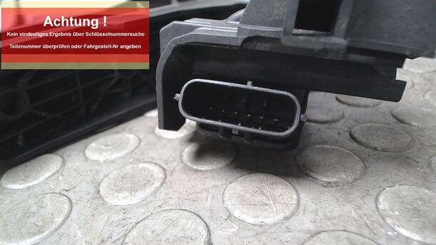 Foto: GASPEDAL eines VW Golf 1.4 Lounge