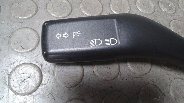 Foto: BLINKSCHALTER/ KOMBISCHALTER eines VW Golf 1.4 Lounge