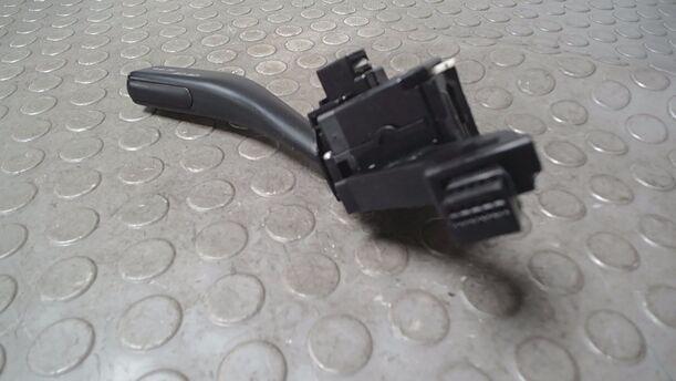 Foto: BLINKSCHALTER/ KOMBISCHALTER eines VW Golf 1.4 Lounge