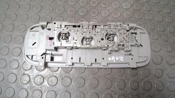 Foto: INNENLEUCHTE HINTEN eines VW Golf 1.4 Lounge