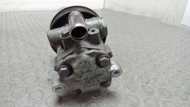 Foto: PUMPE SERVOLENKUNG / LENKGETRIEBEPUMPE eines VW Polo Lounge