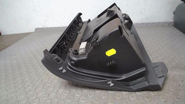 Foto: HANDSCHUHFACH eines VW Golf 1.4 Lounge