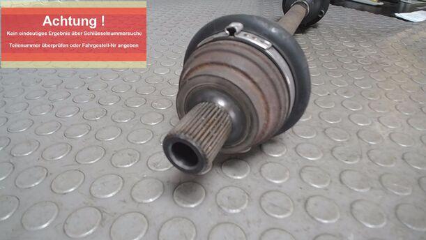 Foto: ANTRIEBSWELLE LINKS ( SCHALTGETRIEBE ) eines VW Golf 1.4 Lounge