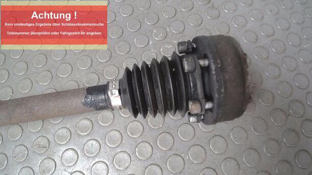 Foto: ANTRIEBSWELLE LINKS ( SCHALTGETRIEBE ) eines VW Golf 1.4 Lounge