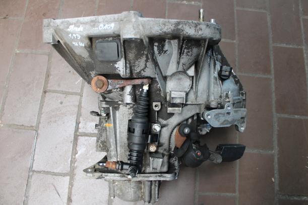 Foto: SCHALTGETRIEBE  5-GANG eines Fiat Strada 1.9 D Lounge