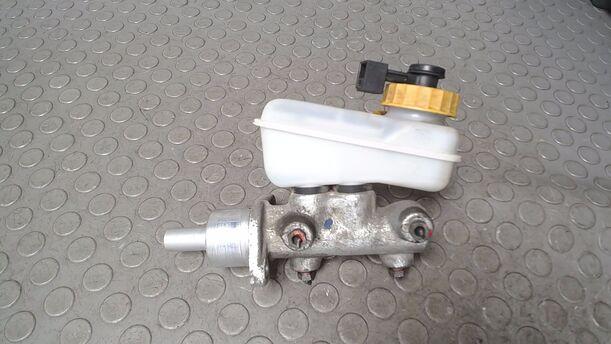 Foto: HAUPTBREMSZYLINDER ( OHNE ABS ) eines Fiat Strada 1.9 D Lounge