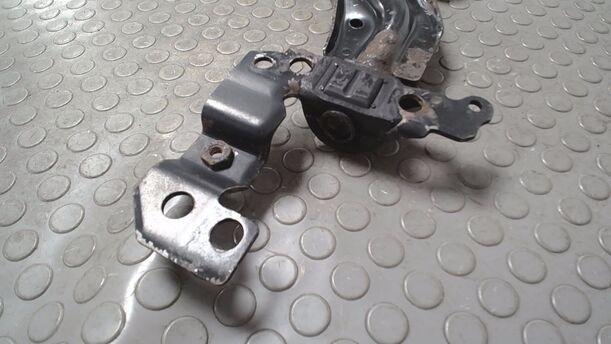Foto: QUERLENKER VORN LINKS eines Fiat Strada 1.9 D Lounge
