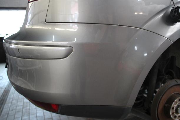 Foto: STOSSFÄNGER/ STOßSTANGE HINTEN eines Seat Toledo 2.0 TDI Lounge