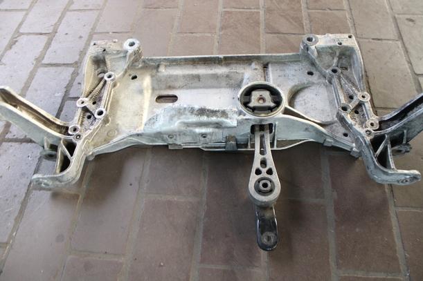 Foto: VORDERACHSE/ ACHSE VORN eines Seat Toledo 2.0 TDI Lounge