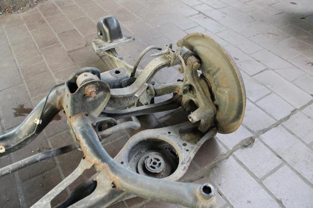 Foto: HINTERACHSE eines Seat Toledo 2.0 TDI Lounge