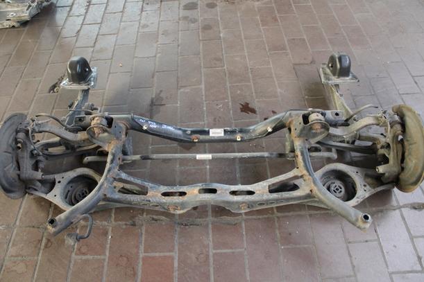 Foto: HINTERACHSE eines Seat Toledo 2.0 TDI Lounge