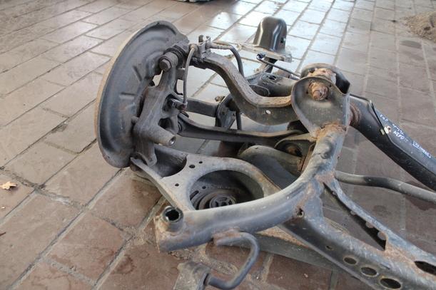 Foto: HINTERACHSE eines Seat Toledo 2.0 TDI Lounge