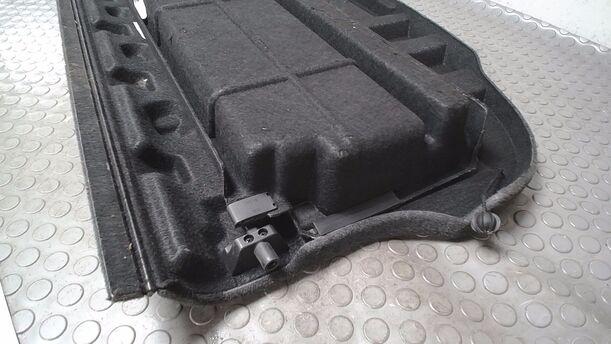 Foto: HUTABLAGE ( MIT ABLAGEKASTEN ) eines Seat Toledo 2.0 TDI Lounge