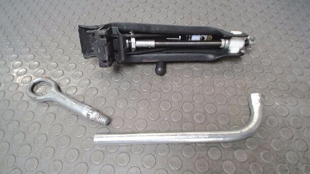 Foto: WAGENHEBER/ ABSCHLEPPÖSE eines Seat Toledo 2.0 TDI Lounge