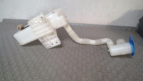 Foto: SCHEIBENWASCHBEHÄLTER eines Seat Toledo 2.0 TDI Lounge