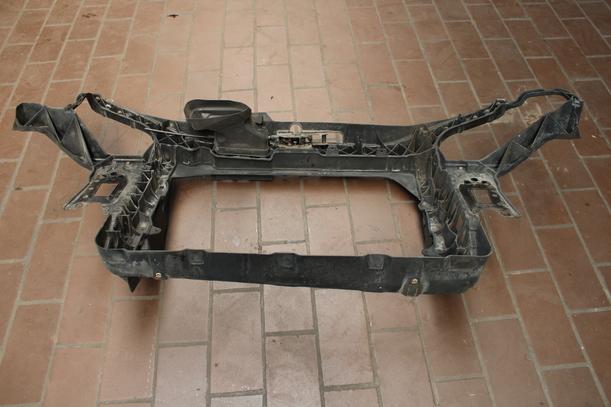Foto: FRONTBLECH / SCHLOSSTRÄGER eines Seat Cordoba 1.4 16V Lounge
