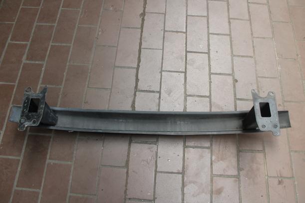 Foto: VERSTÄRKUNG VORN eines Seat Cordoba 1.4 16V Lounge