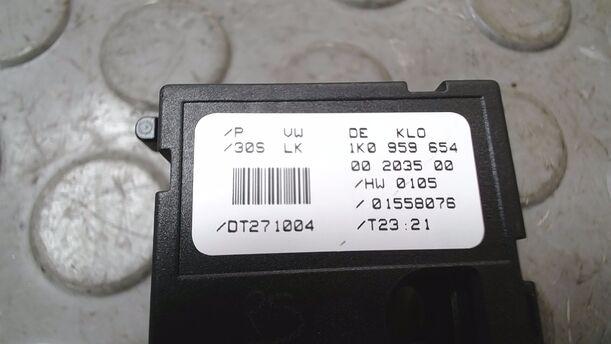 Foto: LENKWINKELSENSOR eines Seat Toledo 2.0 TDI Lounge