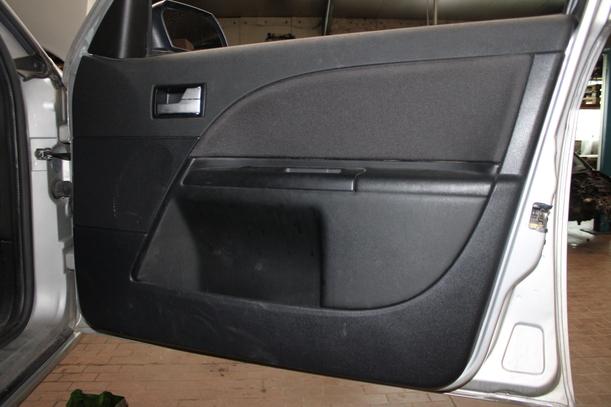 Foto: TÜR VORN RECHTS eines Ford Mondeo 1.8 Turnier Lounge