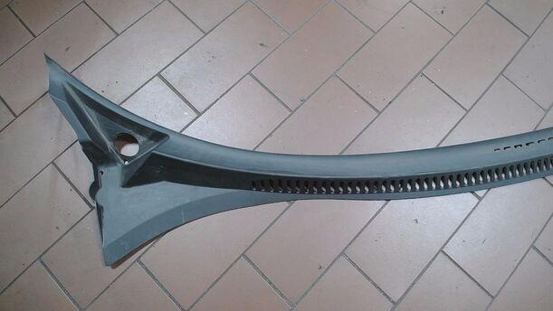 Foto: VERKLEIDUNG WINDLAUF eines Seat Toledo 2.0 TDI Lounge
