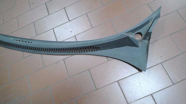 Foto: VERKLEIDUNG WINDLAUF eines Seat Toledo 2.0 TDI Lounge