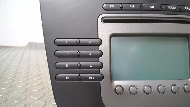 Foto: CD RADIO ( MIT RADIOCODE ) eines Seat Toledo 2.0 TDI Lounge
