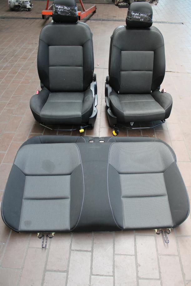 Foto: SITZE/ INNENAUSSTATTUNG ( CABRIO / CC ) eines Peugeot 207 CC 120 VTi Lounge