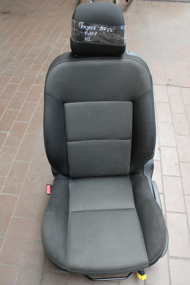 Foto: SITZE/ INNENAUSSTATTUNG ( CABRIO / CC ) eines Peugeot 207 CC 120 VTi Lounge