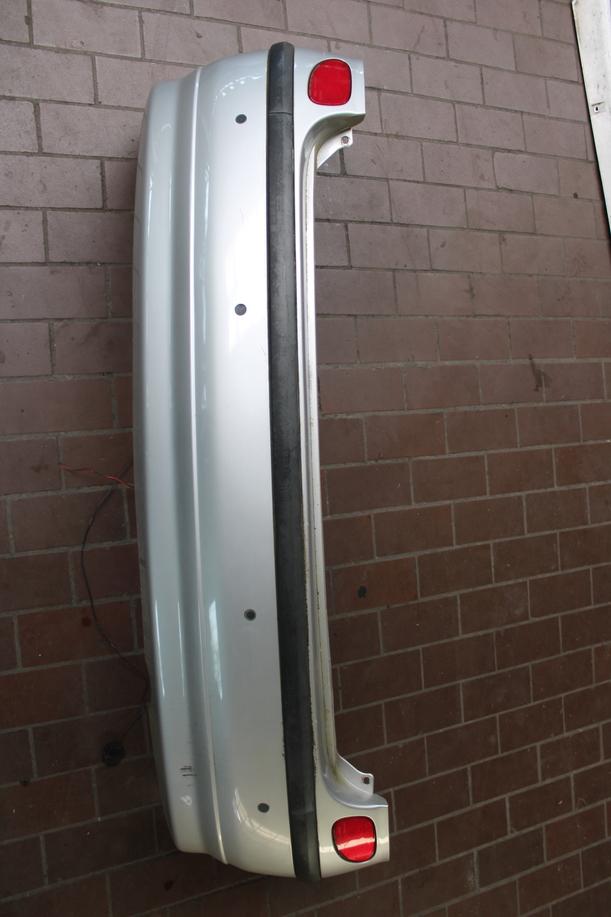 Foto: STOSSFÄNGER / STOSSTANGE HINTEN eines Nissan Almera Tino Lounge