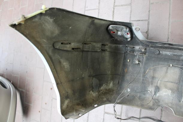 Foto: STOSSFÄNGER / STOSSTANGE HINTEN eines Nissan Almera Tino Lounge