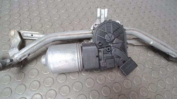 Foto: SCHEIBENWISCHERMOTOR VORN eines Peugeot 207 CC 120 VTi Lounge