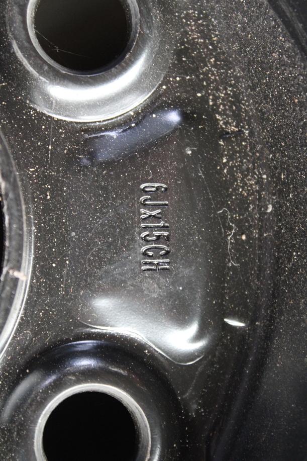 Foto: RESERVERAD 185/65R15 eines Nissan Almera Tino Lounge