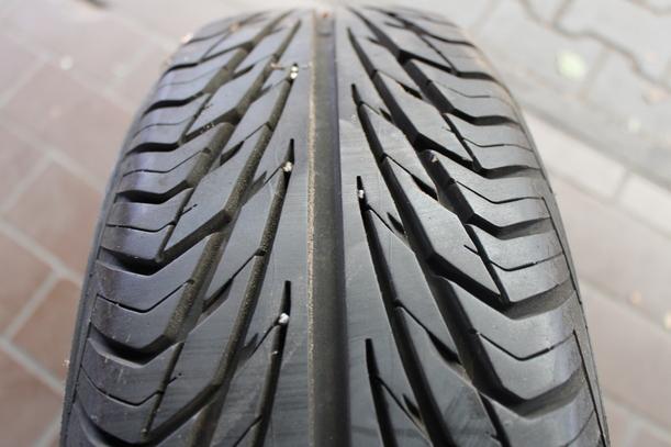 Foto: RESERVERAD 185/65R15 eines Nissan Almera Tino Lounge