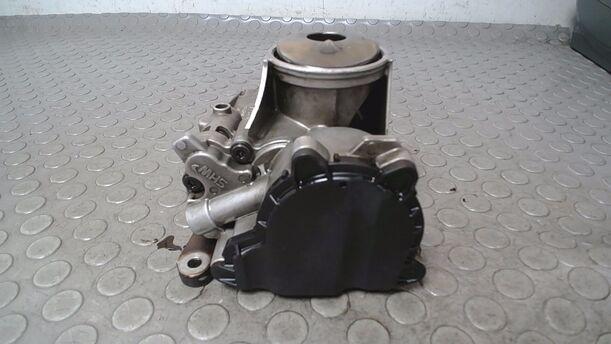 Foto: ÖLPUMPE eines Peugeot 207 CC 120 VTi Lounge