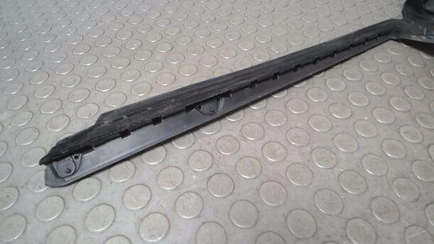 Foto: FENSTERSCHACHTLEISTE HINTEN LINKS ( CABRIO / CC ) eines Peugeot 207 CC 120 VTi Lounge