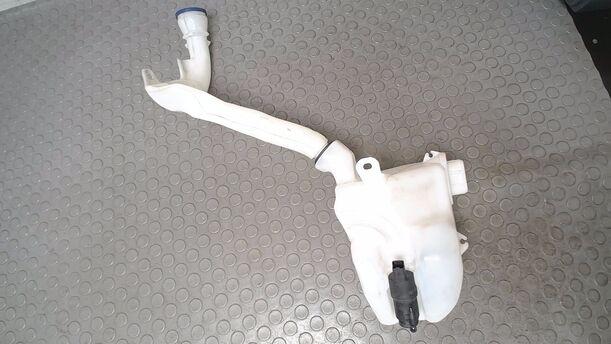 Foto: SCHEIBENWASCHBEHÄLTER eines Peugeot 207 CC 120 VTi Lounge