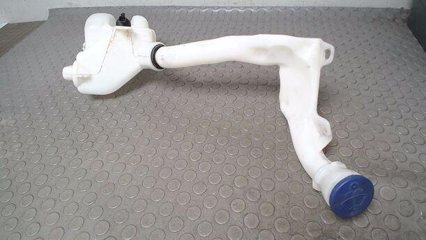 Foto: SCHEIBENWASCHBEHÄLTER eines Peugeot 207 CC 120 VTi Lounge