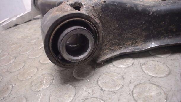 Foto: QUERLENKER VORN LINKS eines Nissan Almera Tino Lounge