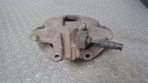 Foto: BREMSSATTEL VORN RECHTS ( BOSCH ) eines Peugeot 207 CC 120 VTi Lounge