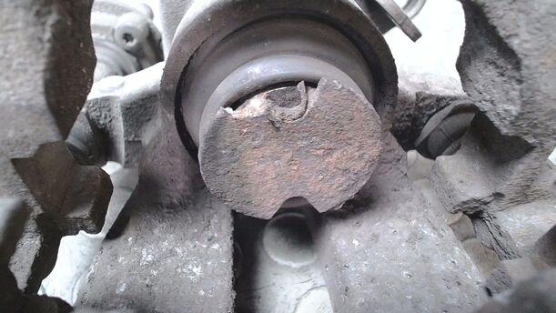 Foto: BREMSSATTEL HINTEN RECHTS ( BOSCH ) eines Peugeot 207 CC 120 VTi Lounge