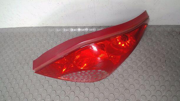 Foto: HECKLEUCHTE/ RÜCKLEUCHTE RECHTS ( CABRIO / CC ) eines Peugeot 207 CC 120 VTi Lounge