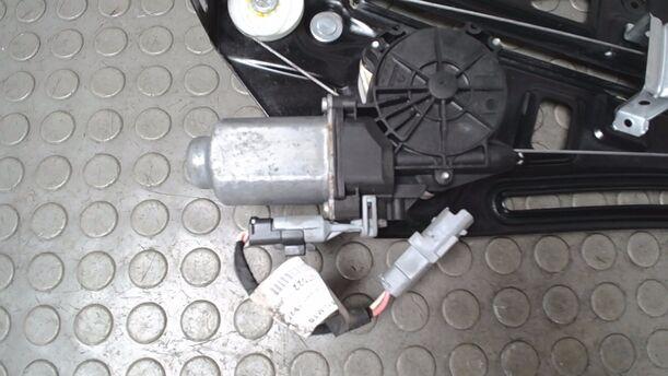 Foto: FENSTERHEBER ELEKTRISCH HINTEN LINKS ( CABRIO / CC ) eines Peugeot 207 CC 120 VTi Lounge