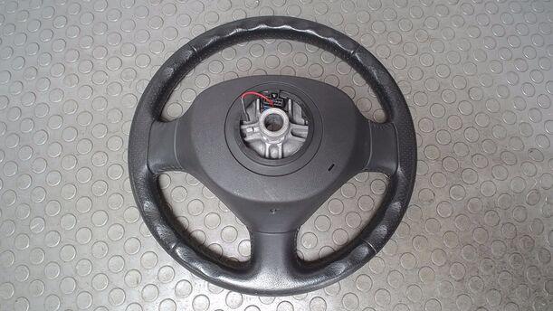 Foto: LENKRAD ( OHNE AIRBAG ) eines Peugeot 207 CC 120 VTi Lounge